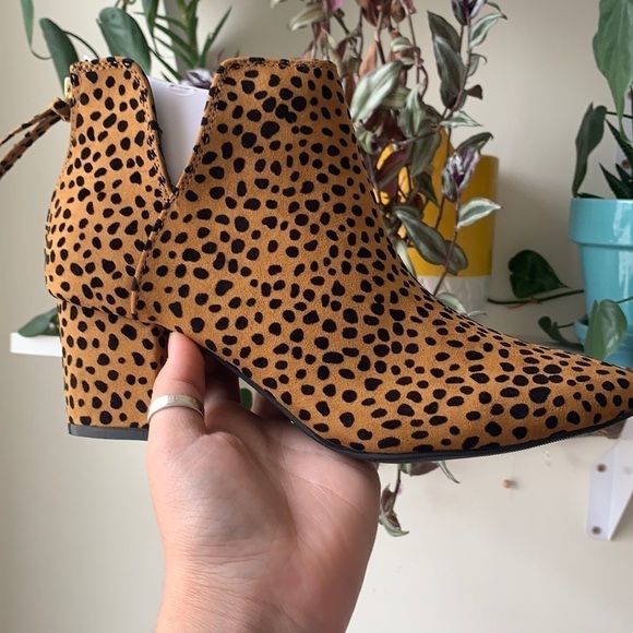 NIB Qupid Joann Low Cut Ankle Boots Leopard 8.5 - Picture 13 of 13